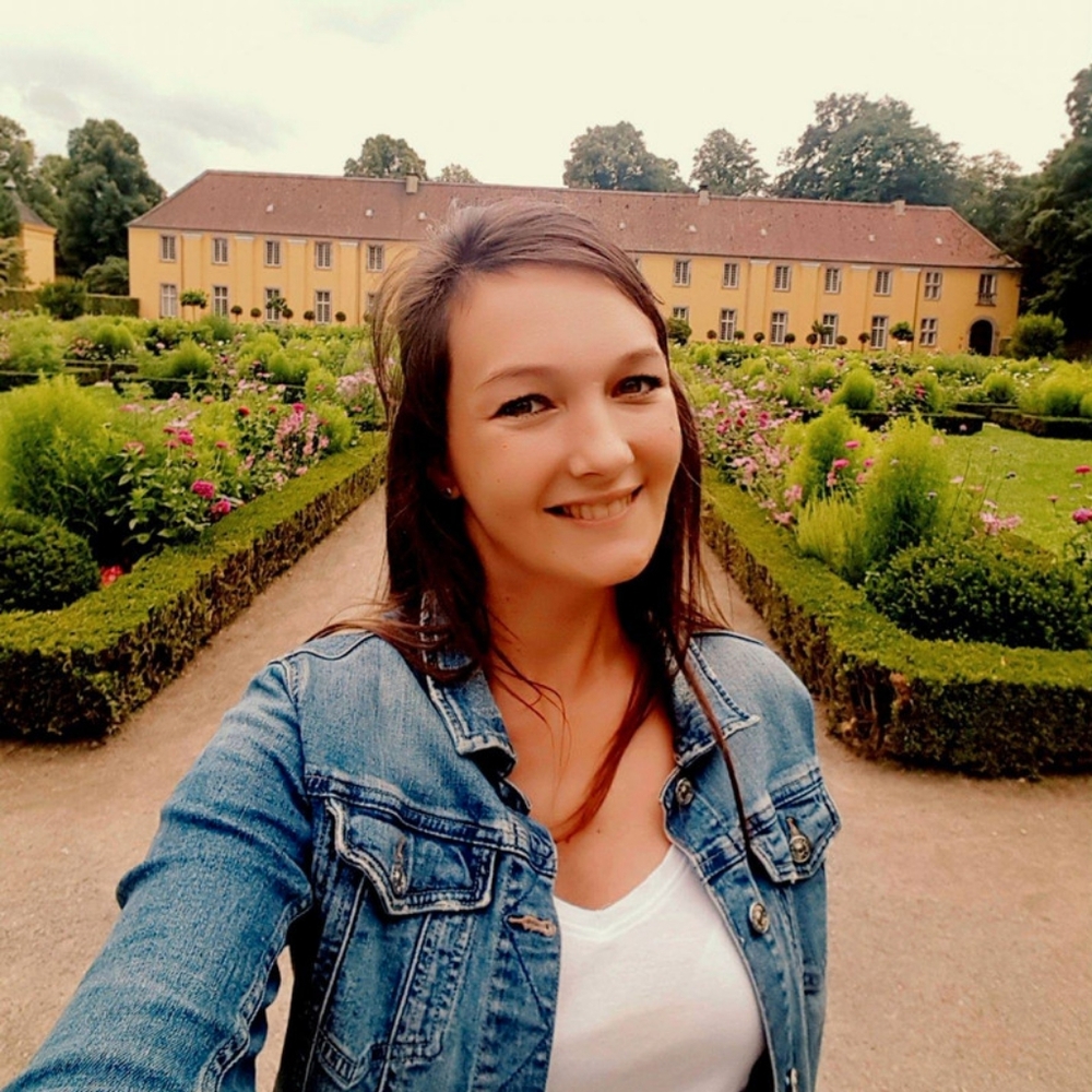 Meet your Posher, Angela